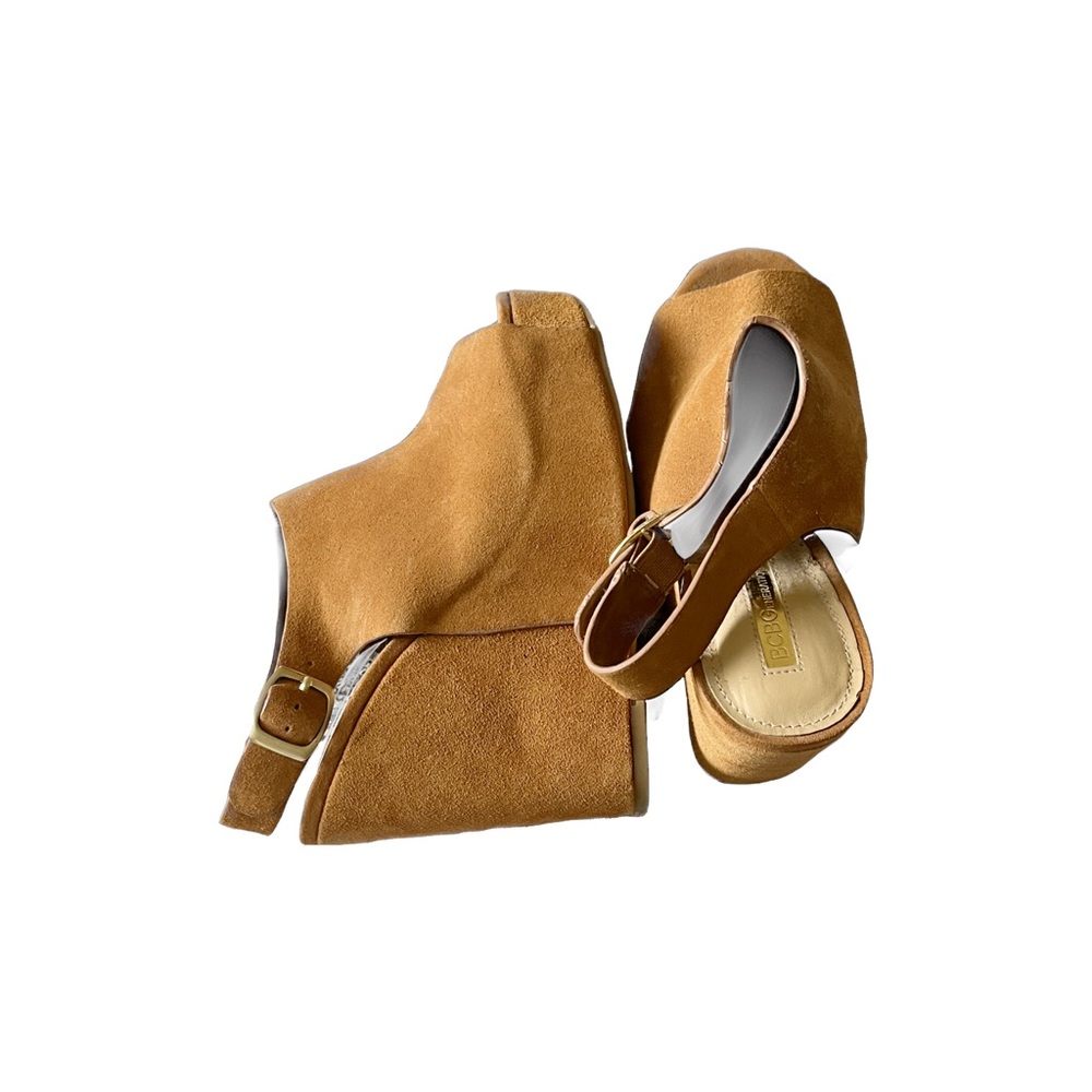 BCBG brown suede wedges